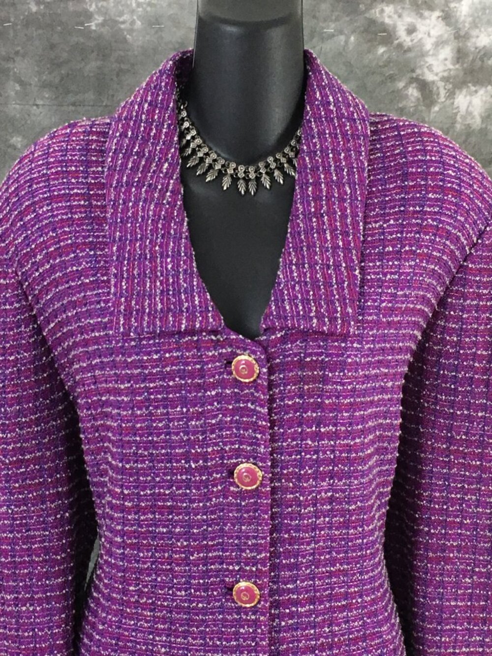 BEAUTIFUL St John couture knit purple multi jacket skirt suit size 14 - Picture 5 of 10